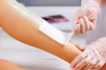 Por que a Depilação Profissional é um Ato de Autocuidado (e não só Vaidade) 🌸💖